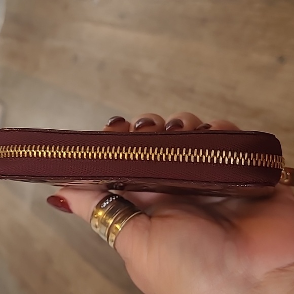 STUNNING louis vuitton Vernis leather plum wine red  zippy 4 card slots - Picture 7 of 16